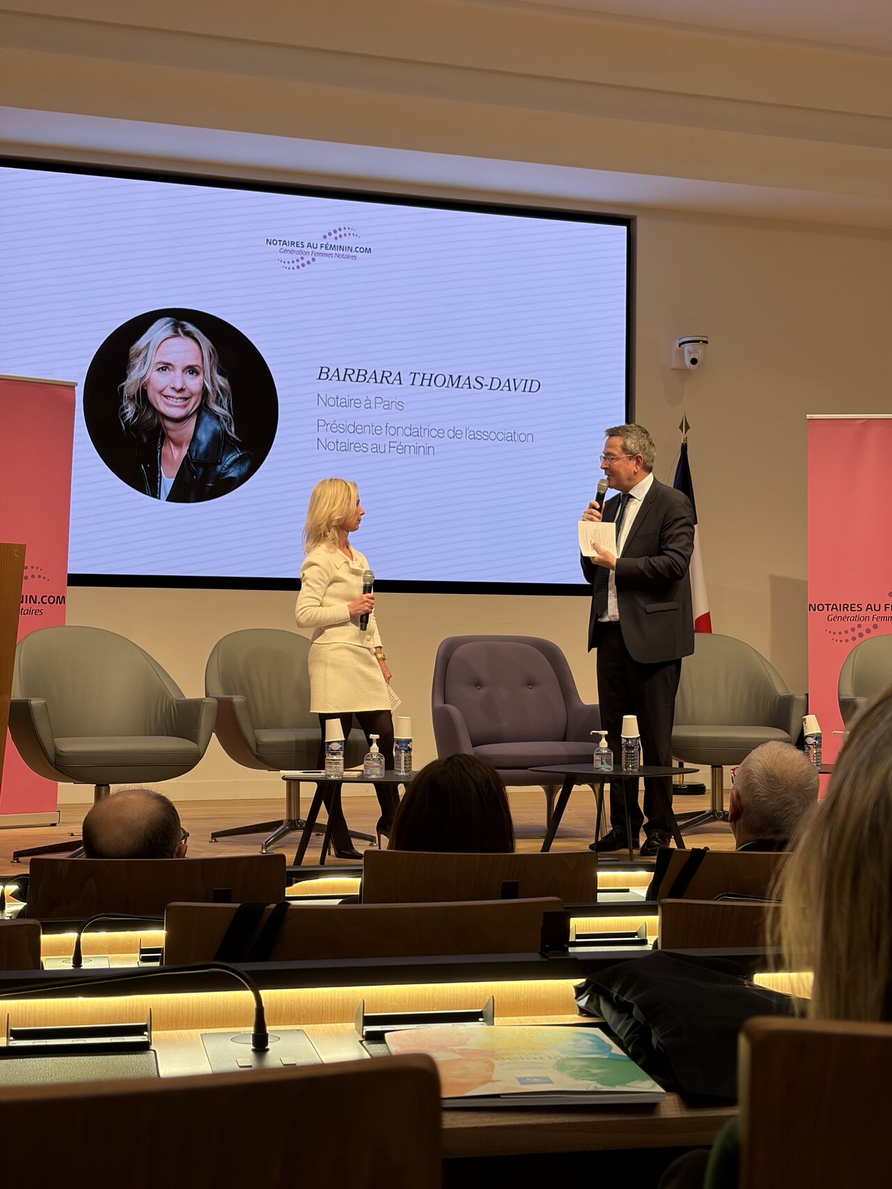 LES INTELLIGENCES DU NOTAIRE : ENTRE INTELLIGENCE ARTIFICIELLE ET ÉMOTIONNELLE